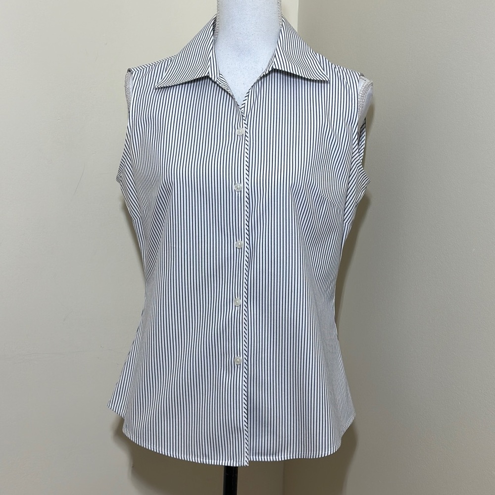 Kasper || woman’s bottom down formal top size 4